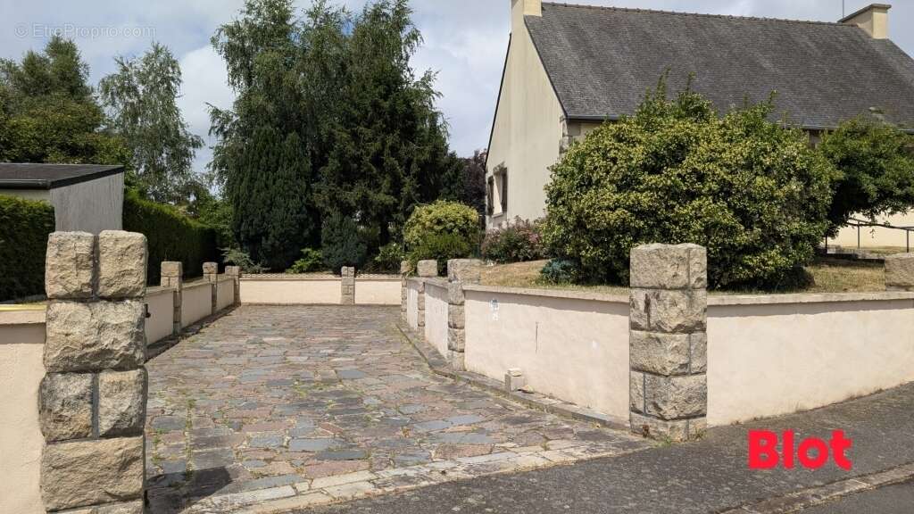 Maison à TRELIVAN