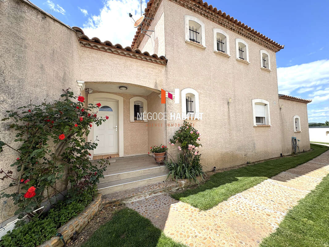 Maison à MEYNES