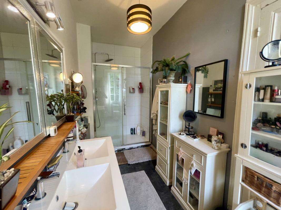 Maison à SAINT-DENIS-DU-PIN