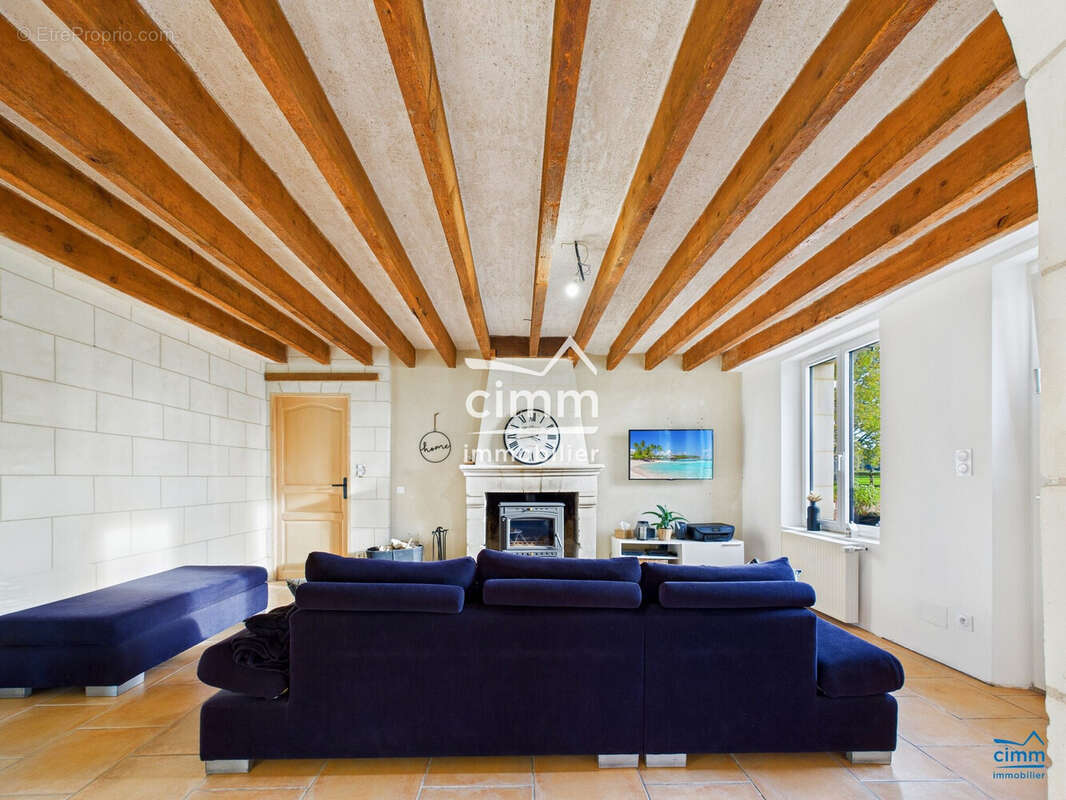 Maison à LONGUE-JUMELLES