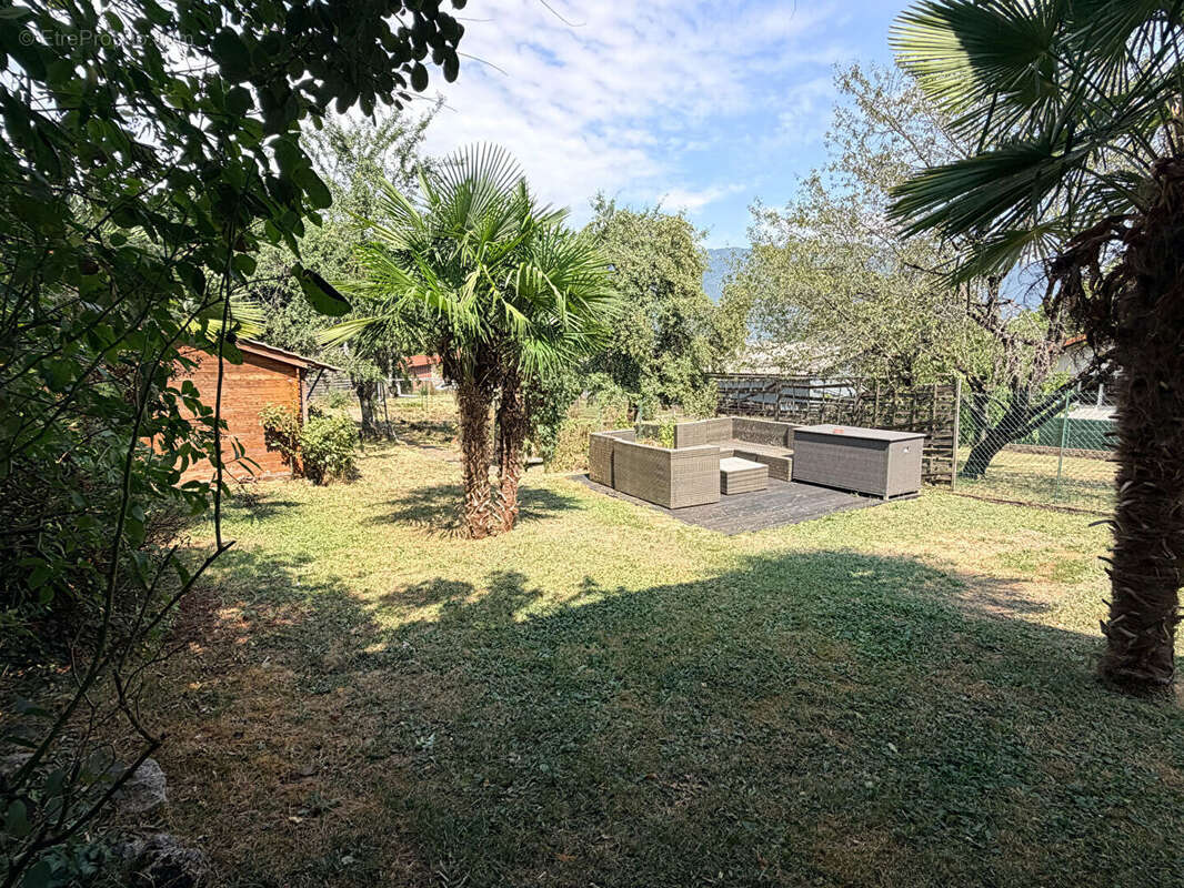 Vouvray Maison familiale de caractère 194 m² Salle de cinéma Double garage Jardin - photo 10