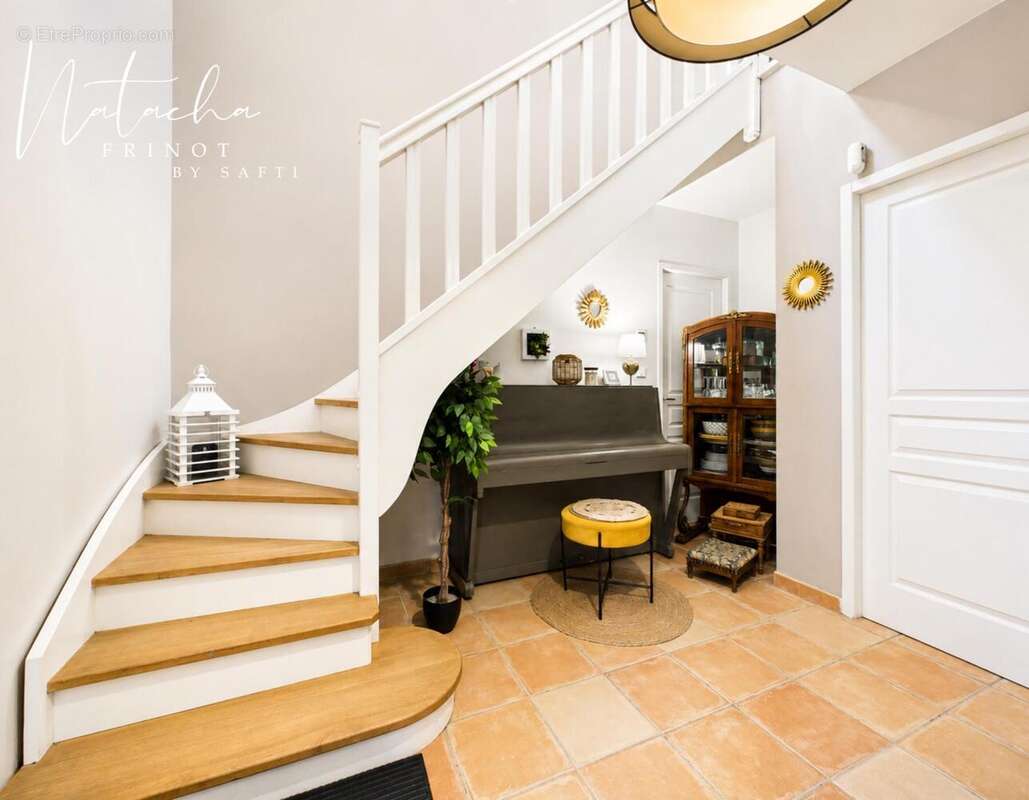Maison 170 m² à Bouloc  - photo 3