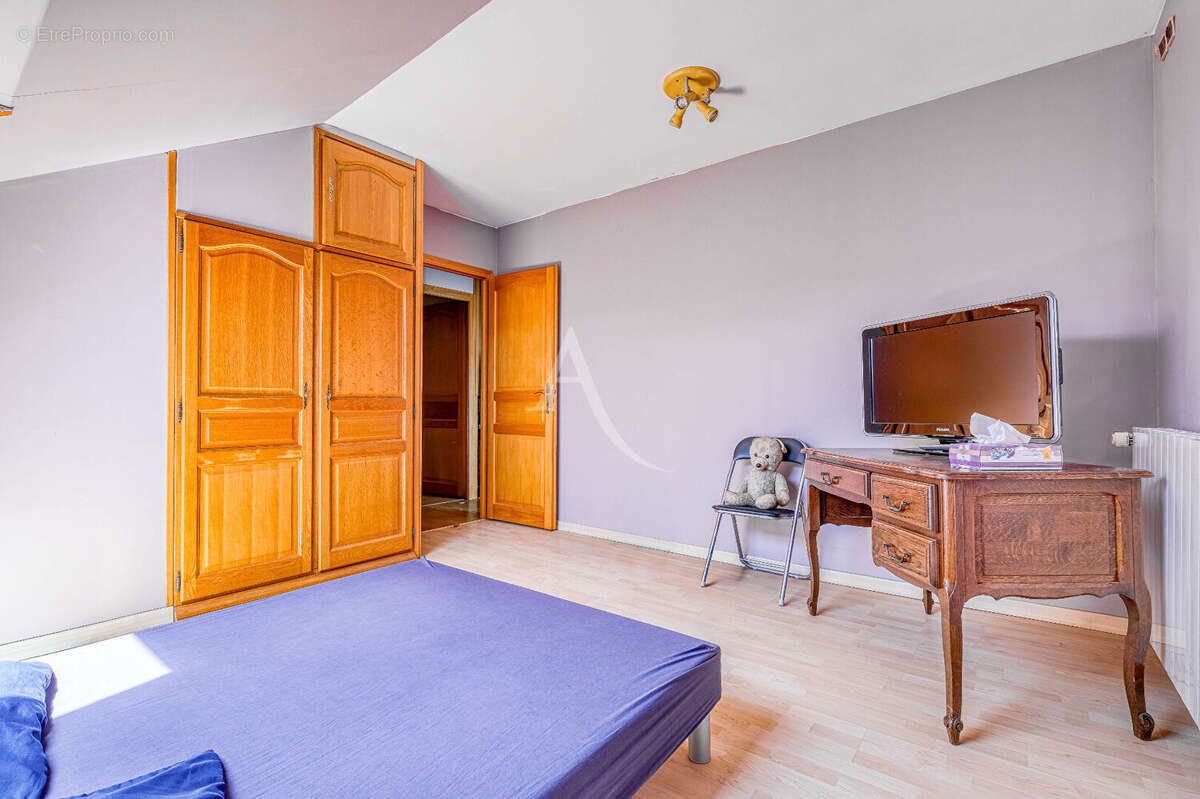 VERT-GALANT - maison Tremblay En France 6 pièces 125.8 m2 et dépendance - photo 16
