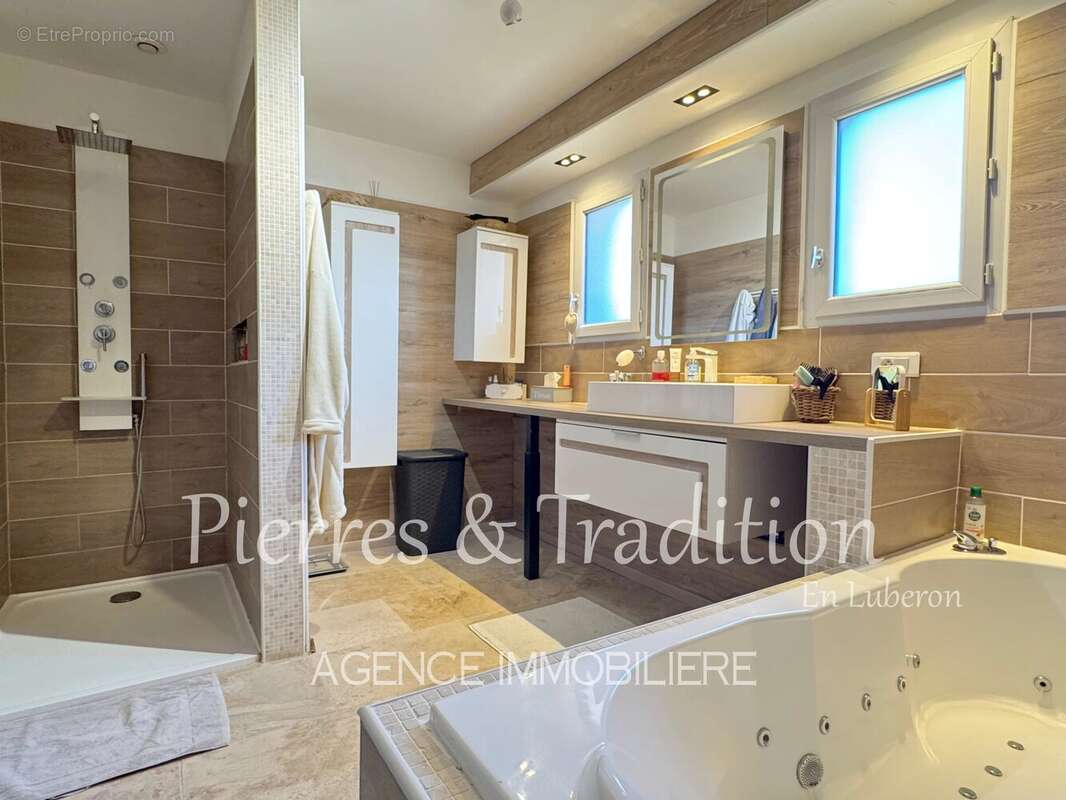 Maison à SAINT-SATURNIN-LES-APT