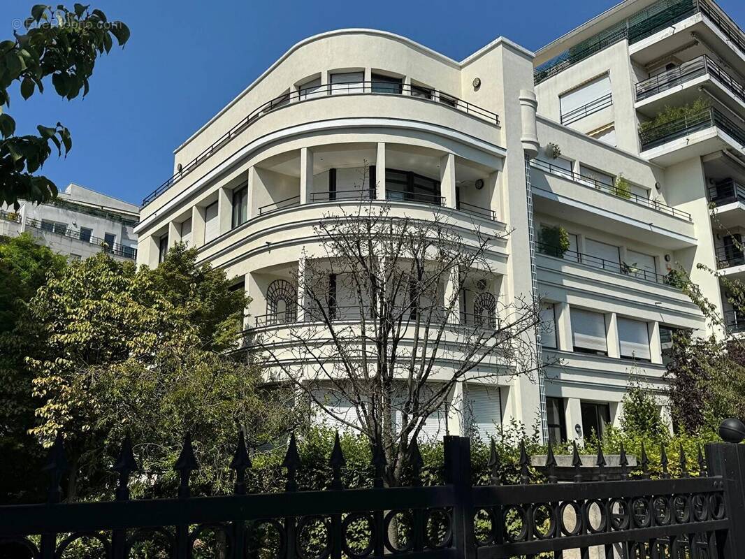 Maison à COURBEVOIE