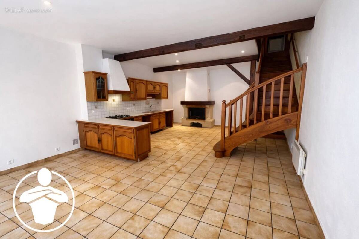 Maison à MONCLAR