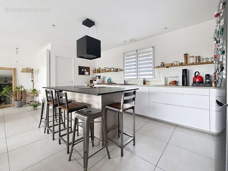 Maison à CHARENTILLY