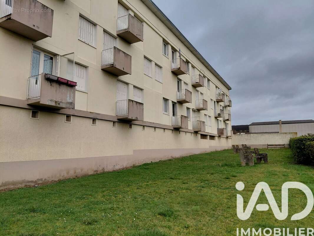 Photo 2 - Appartement à SAINT-AMAND-MONTROND