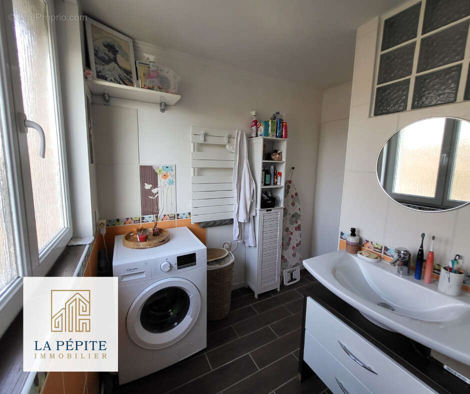 Maison à AULNOYE-AYMERIES