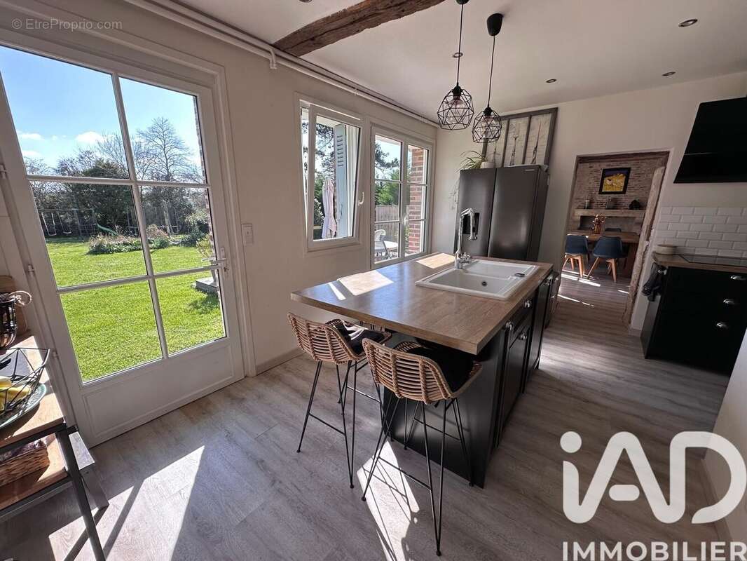 Maison 173 m² à Cellettes  - photo 5