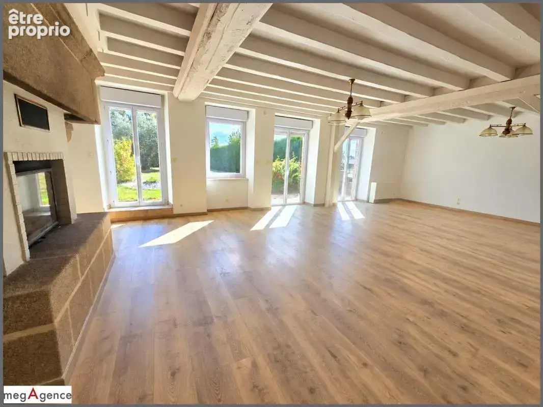 Belle longère en pierre 140m2 - 4 chambres avec dépendances et vaste terrain - photo 5