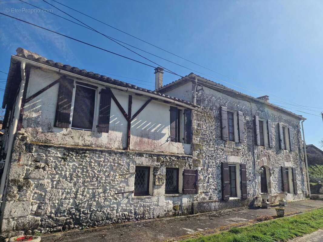 Charmante maison en pierre avec piscine à la sortie d'un village - photo 17