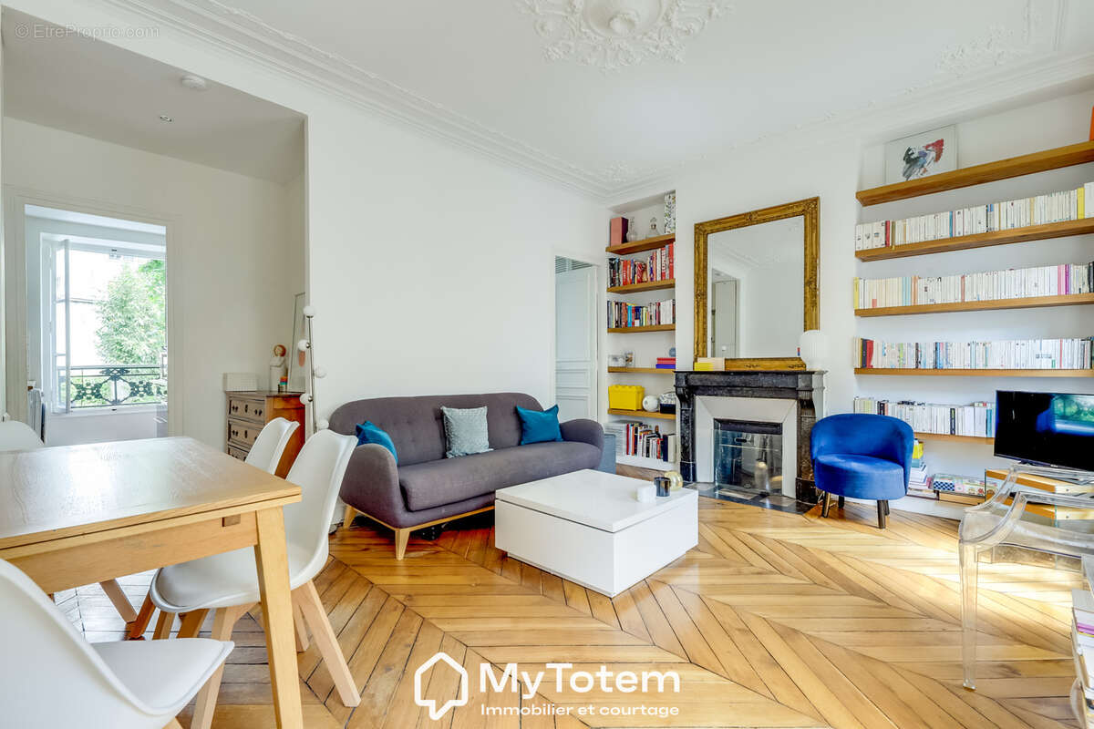 Appartement à PARIS-17E