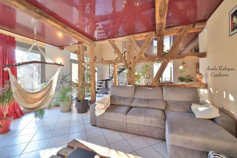 Maison à BAGE-LE-CHATEL