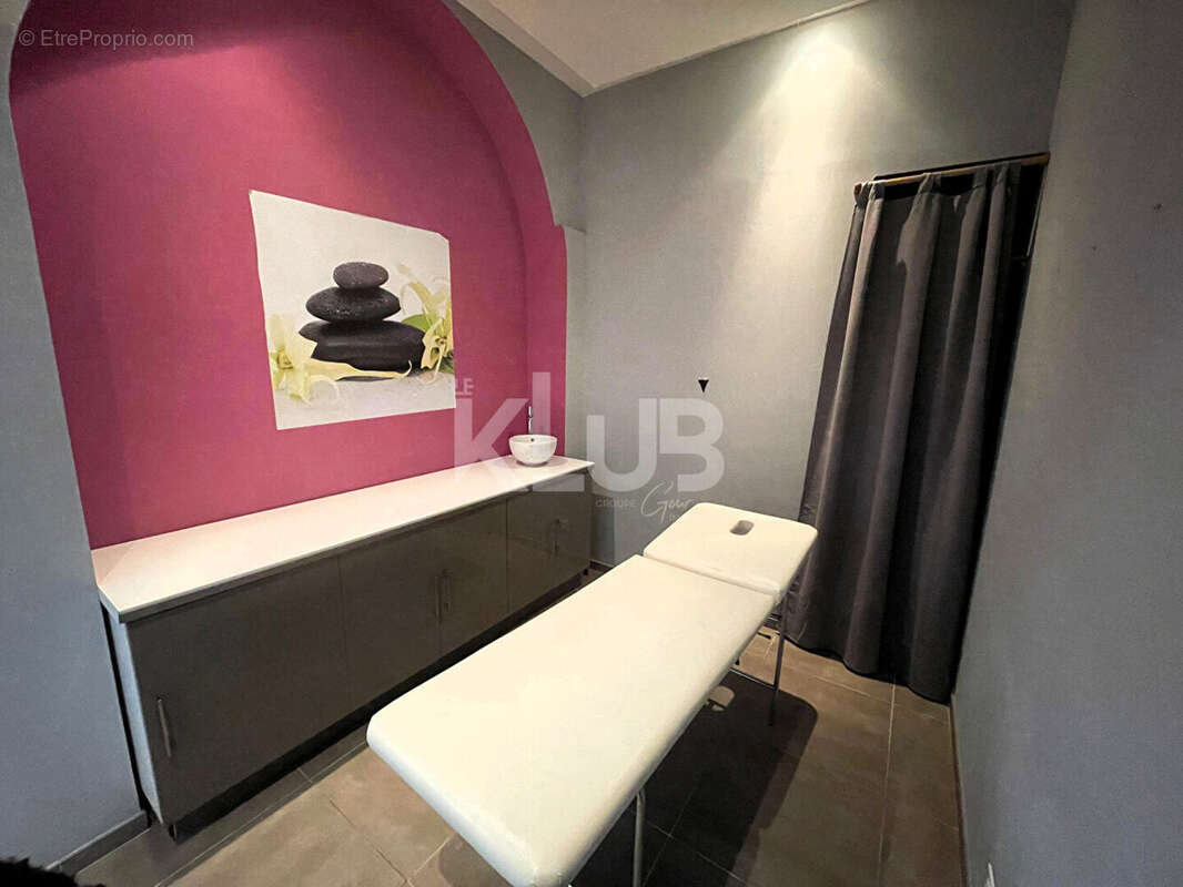 Commerce à SANTA-MARIA-DI-LOTA