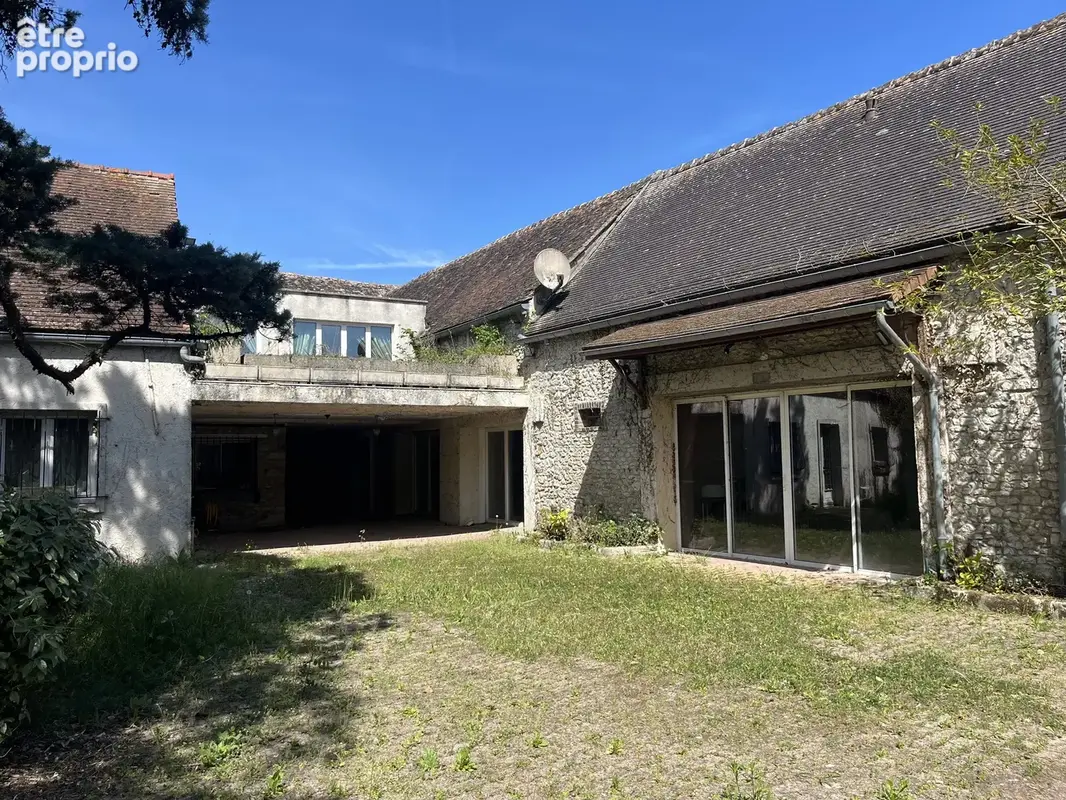 Exclusivité - propriété de caractère 850 m², terrain 4500 m² - photo 2
