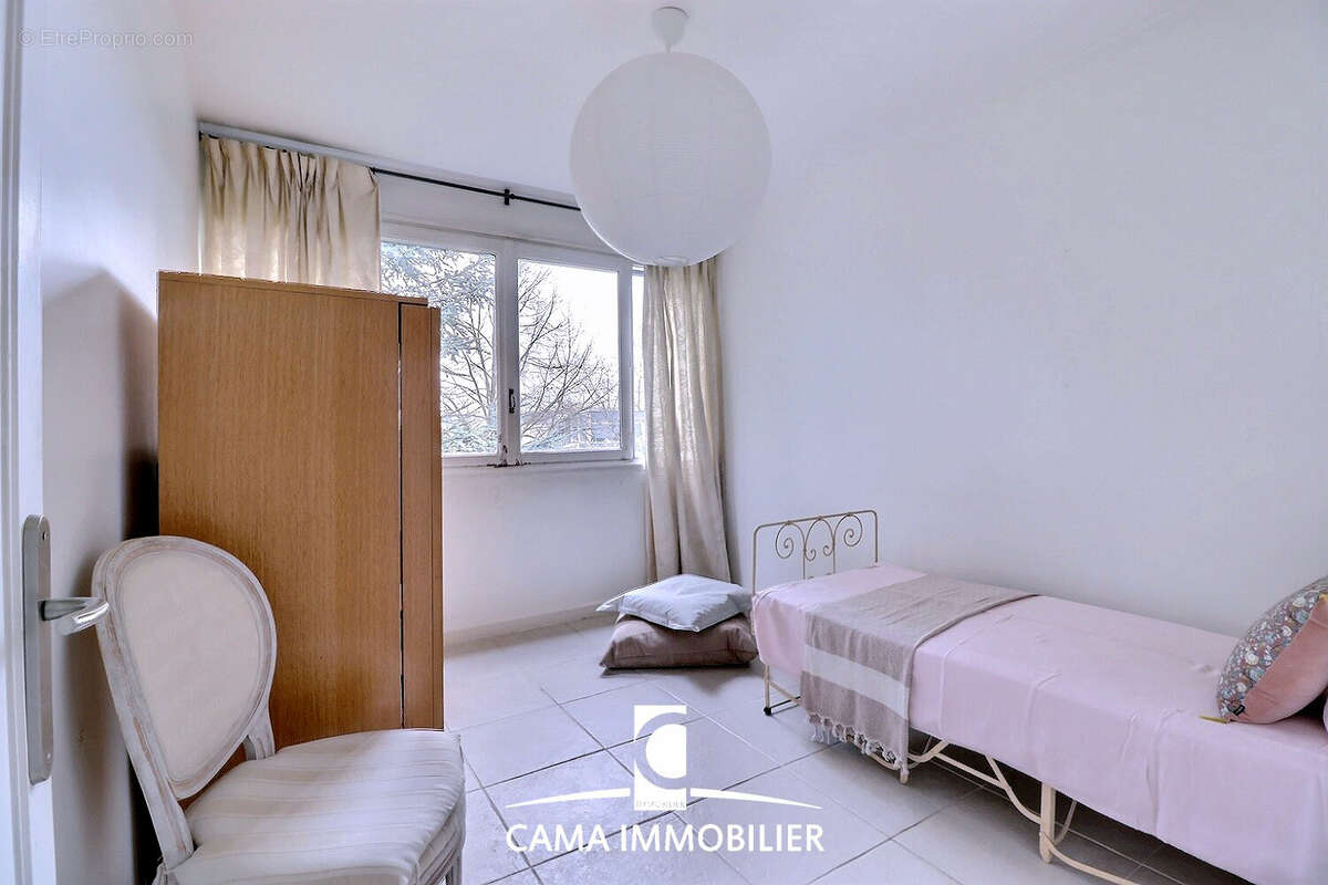 Appartement à FONTENAY-LE-FLEURY