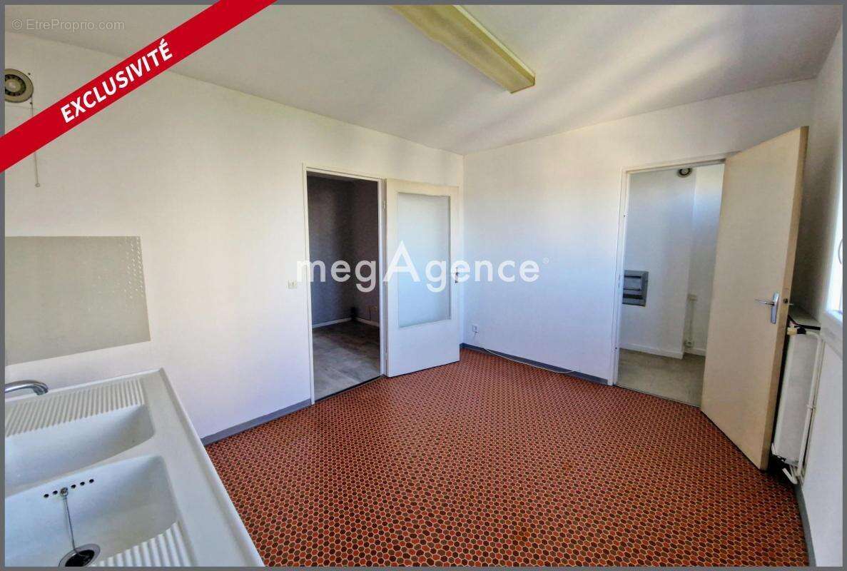 Appartement à MEYZIEU