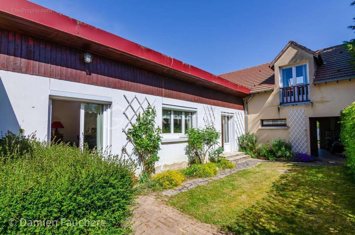 Maison familiale de plain-pied majoritairement avec véranda et jardin au calme ! - photo 22