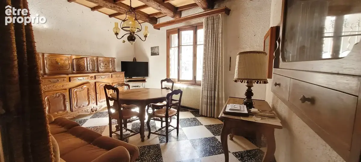 Nîmes, maison de ville avec cour et dépendances - photo 2