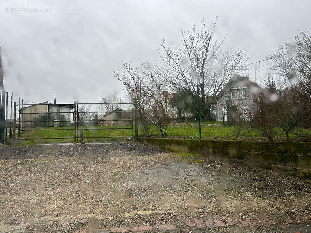 Terrain à BIHUCOURT