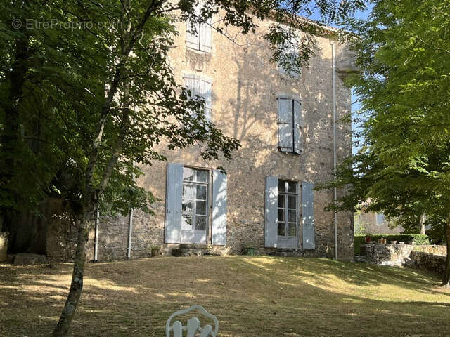À vendre   Château de Rogues, un bien d'exception chargé d'histoire - photo 19
