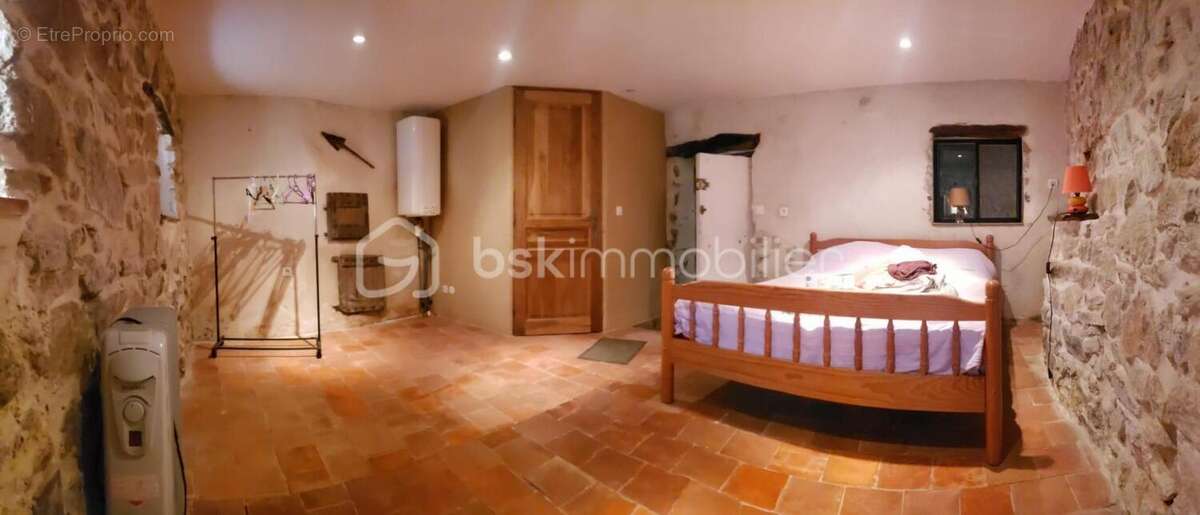 Maison à SAINT-JEAN-DU-PIN