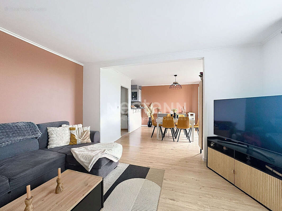 Appartement à LAMORLAYE