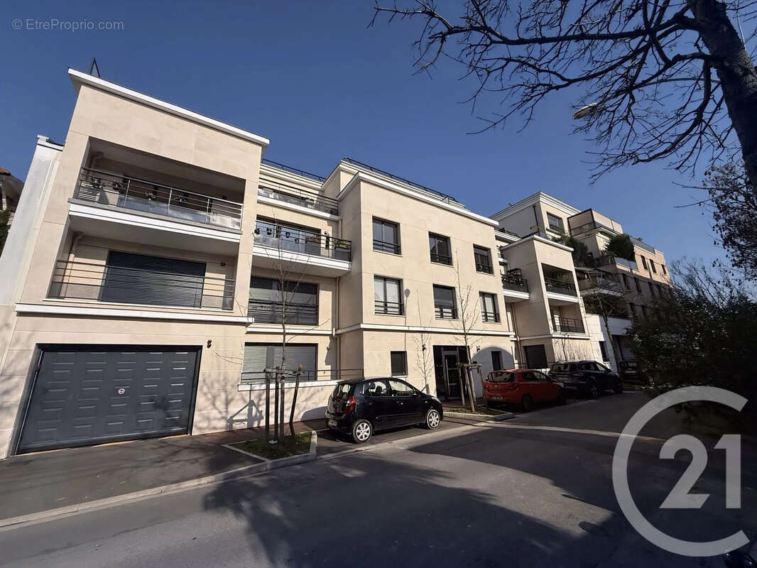 Appartement à SAINT-MAUR-DES-FOSSES