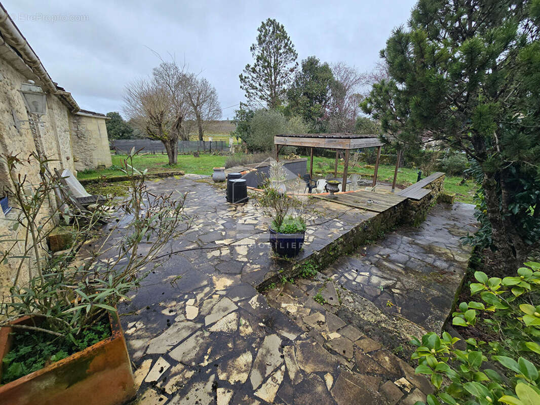 Maison à SAINT-SEURIN-SUR-L&#039;ISLE