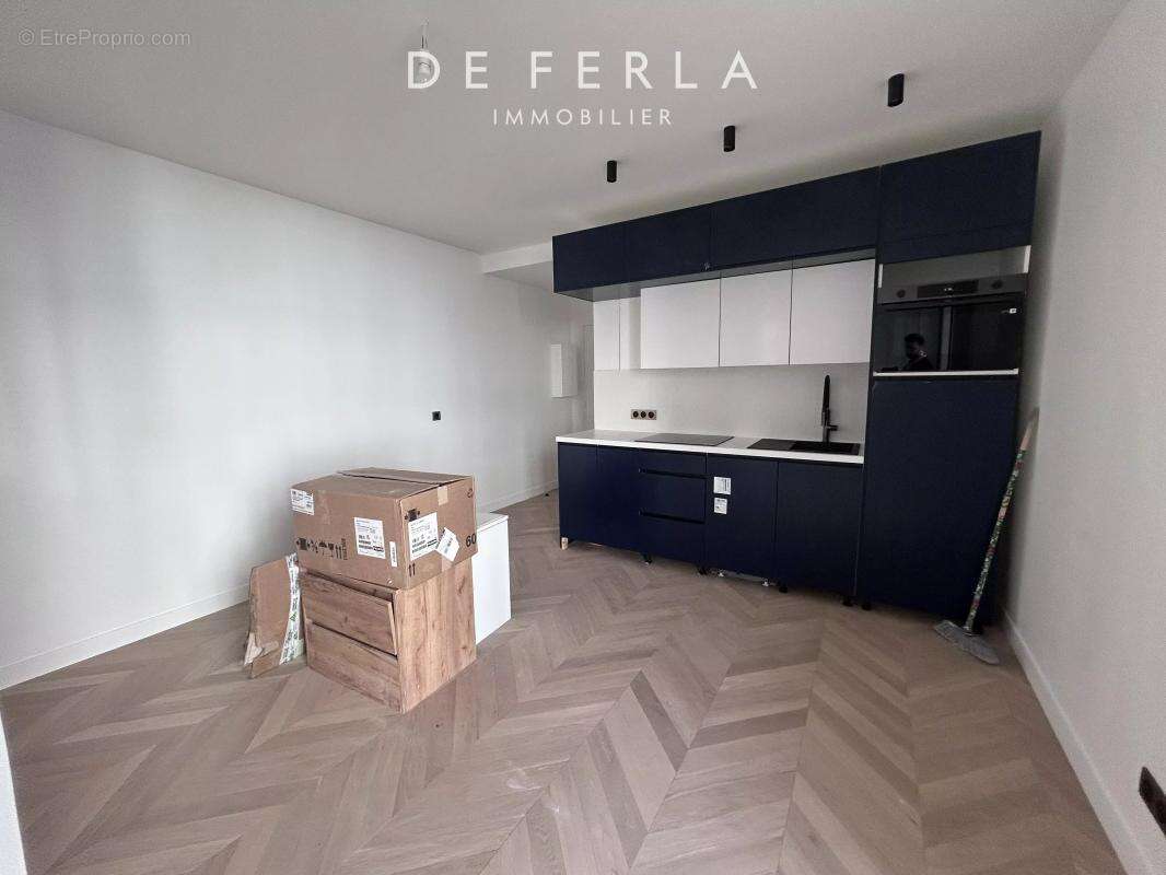 Appartement à PARIS-7E