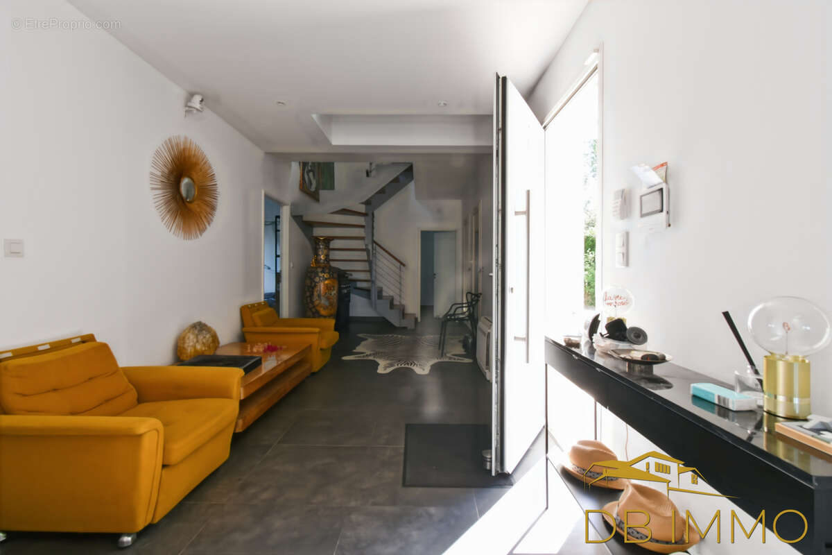 Maison à PUJAUT