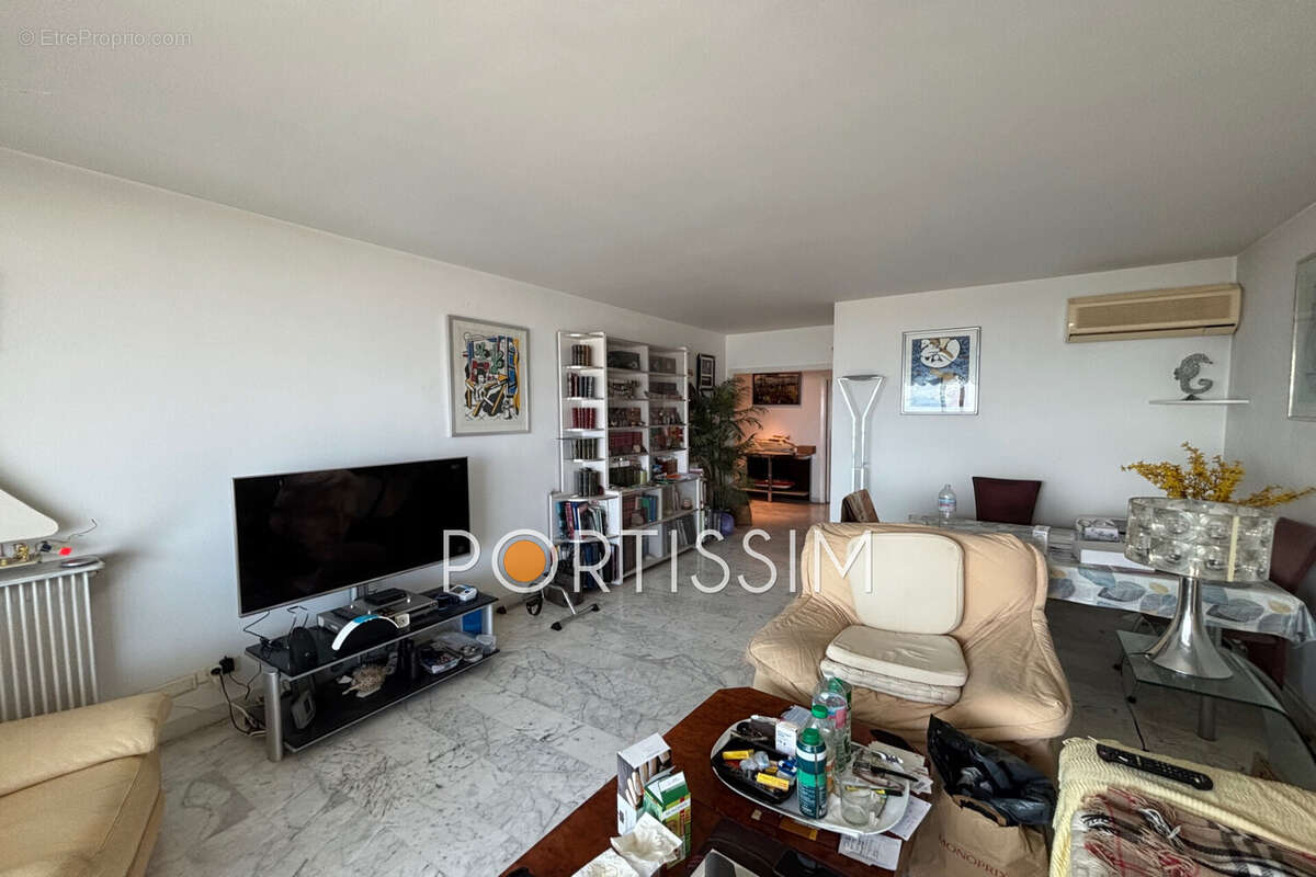 Appartement à SAINT-LAURENT-DU-VAR