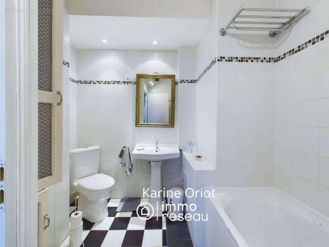 Appartement à PARIS-17E