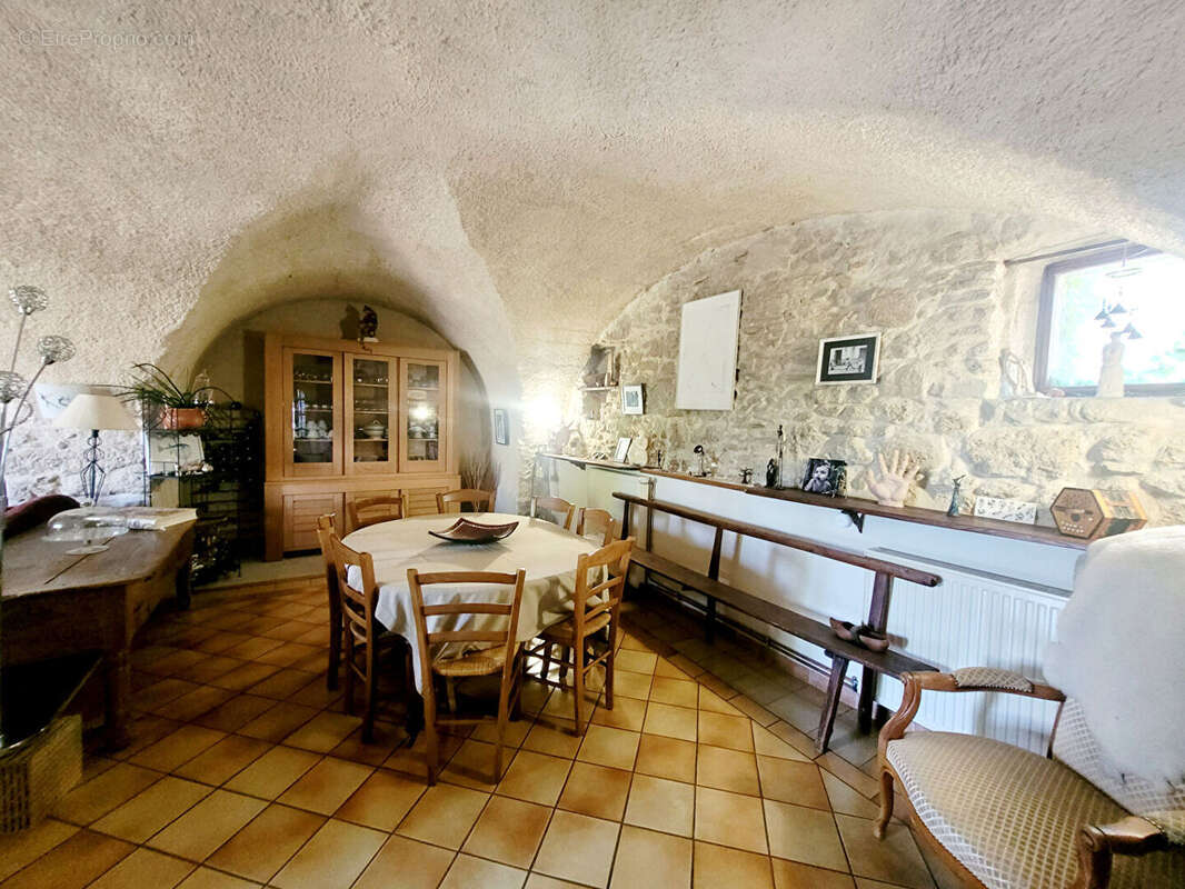 Propriété de charme en pierre avec gîte indépendant, piscine et vue exceptionnelle sur les 3 Becs - photo 14