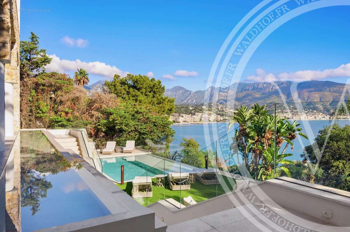 Villa clé en main neuve avec vue panoramique sur la mer à Cap Martin - photo 2