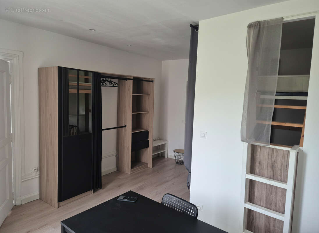 Appartement à SAINT-CYR-SUR-LOIRE