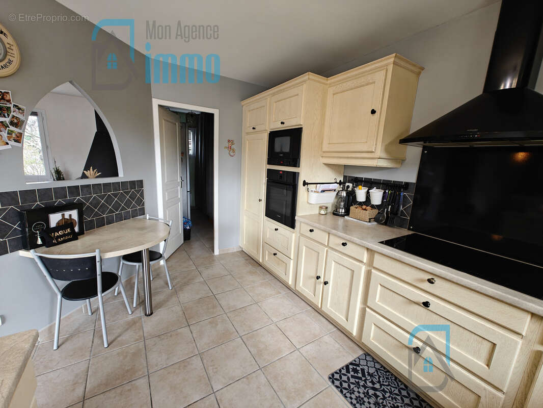 Maison à MEHUN-SUR-YEVRE