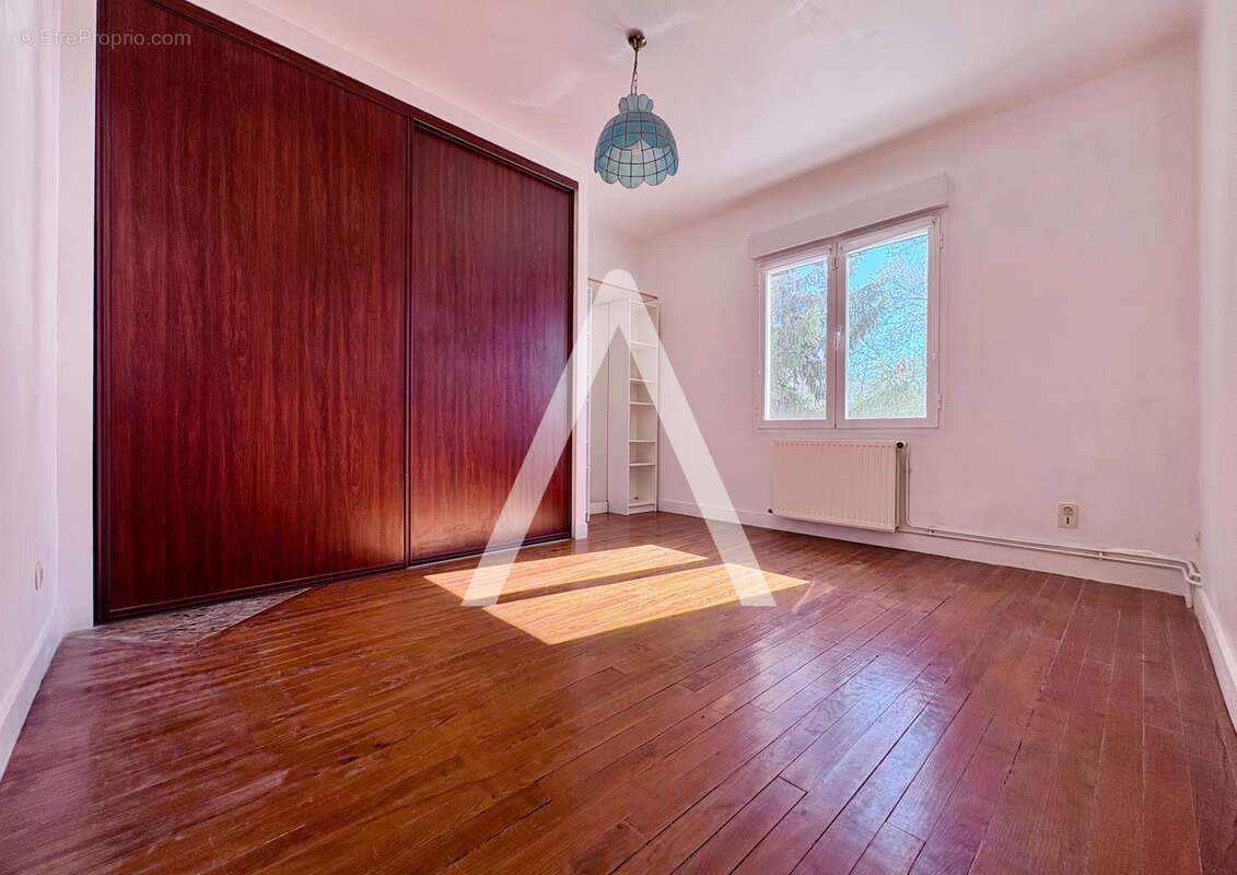 QUARTIER COTE PAVEE - Maison 5 pièces - 159 m2 avec Stationnement - photo 9