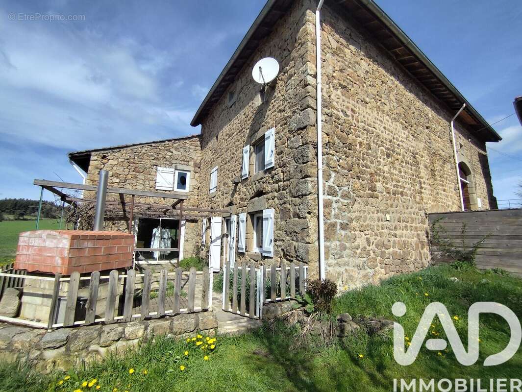 Maison 248 m² à Usson-En-Forez  - photo 6