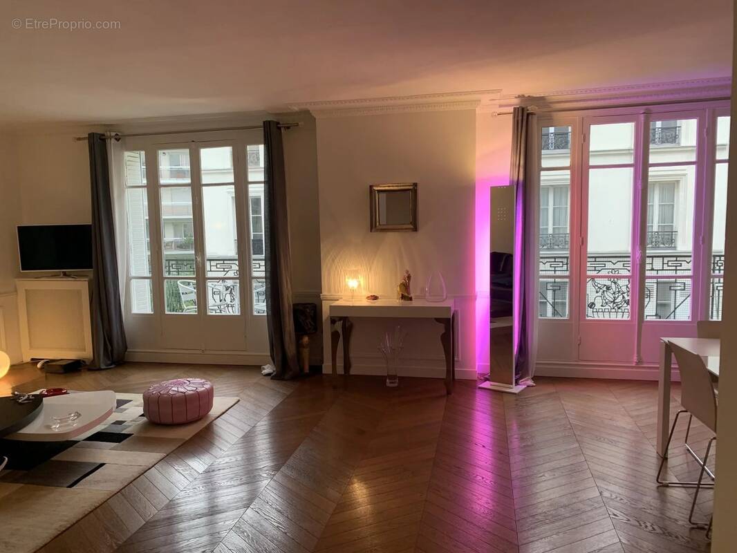 Appartement à NEUILLY-SUR-SEINE