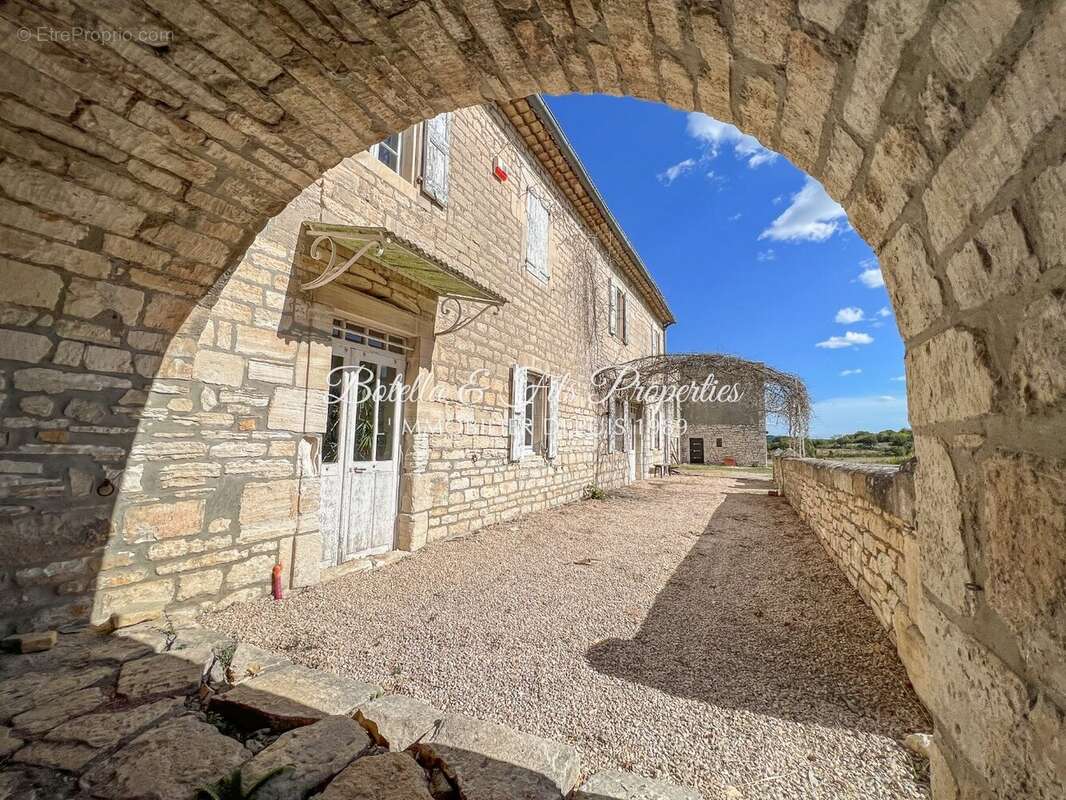 Maison à BARJAC