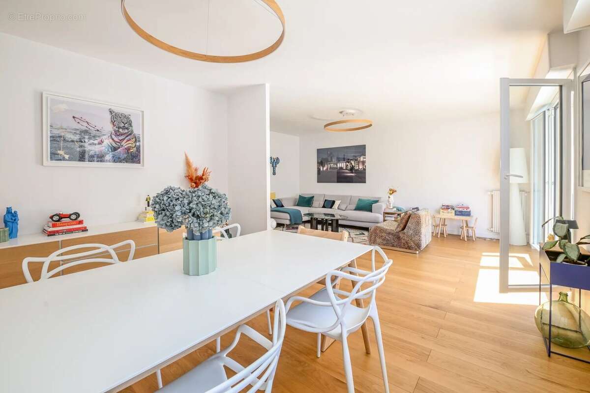 Appartement à PARIS-7E