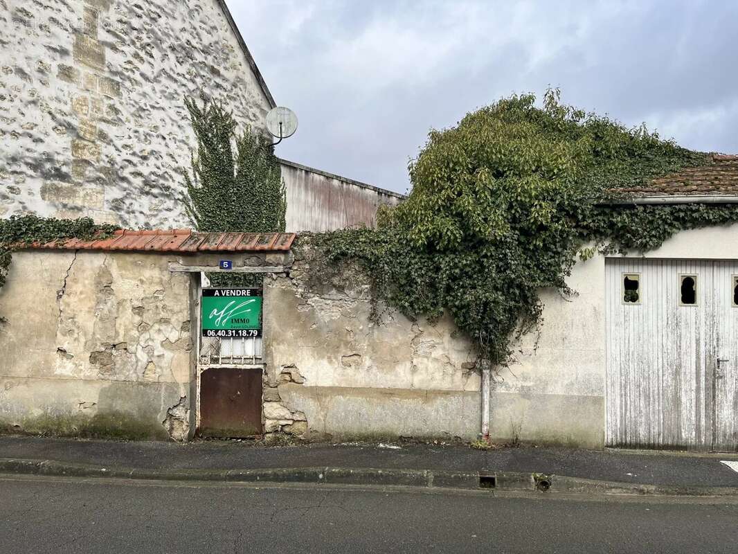 Terrain à CROUY-SUR-OURCQ