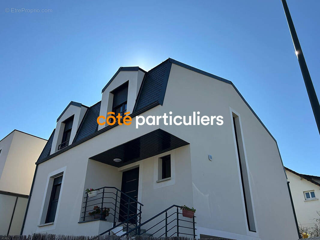 Maison à CHENNEVIERES-SUR-MARNE