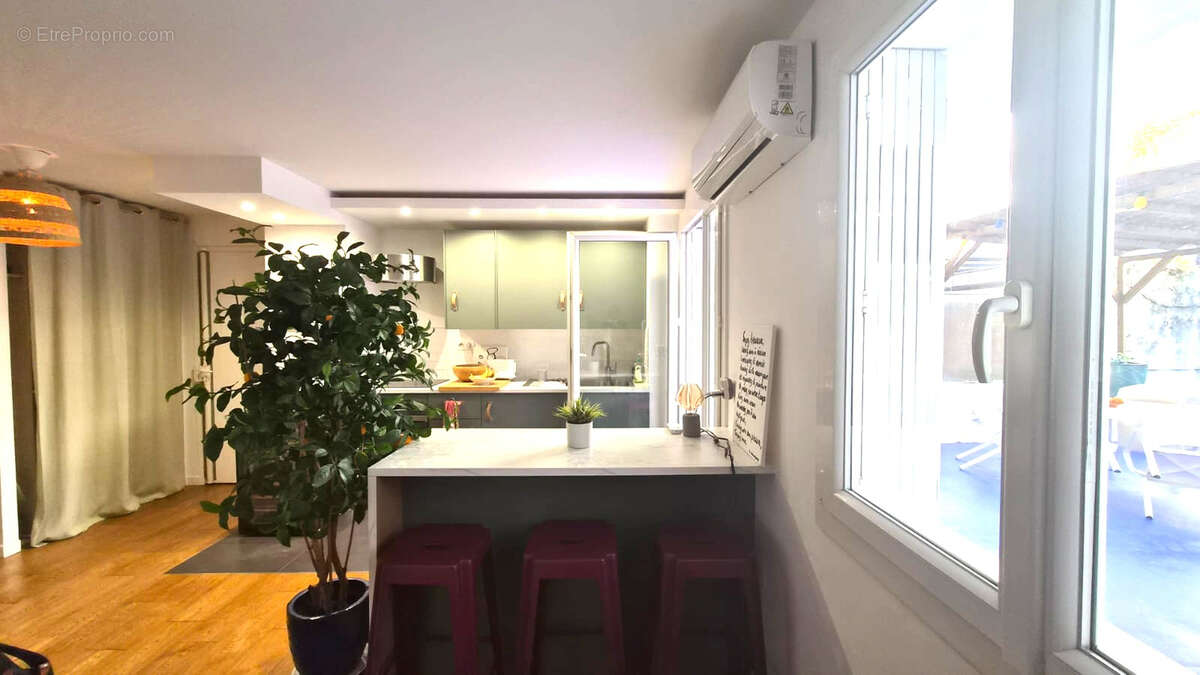 Appartement à MARSEILLE-6E