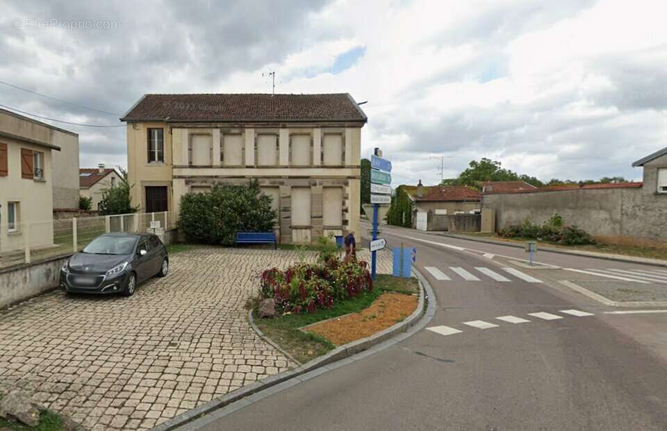 Appartement à MIRECOURT