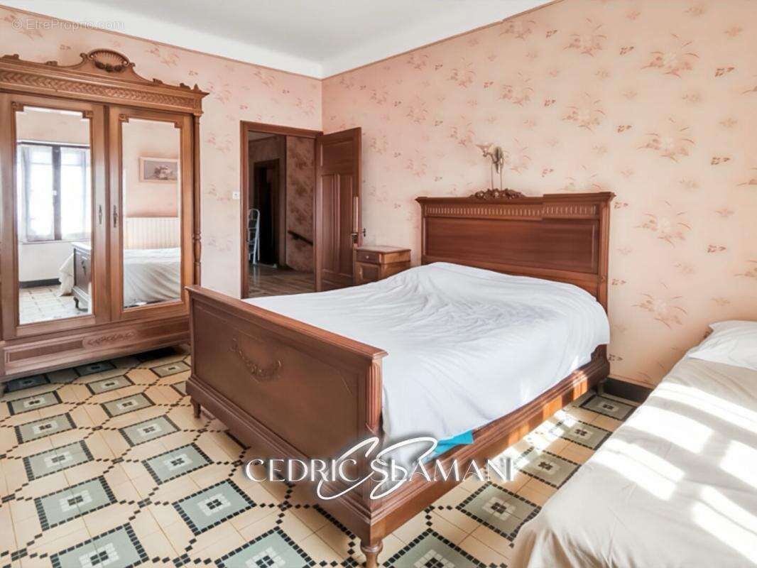 Exclusivite maison 8 pieces 186m2, salle a mange, double sejour, bureau, 4 chambre, 2 wc, 3 salle d eau,jardin, garage - photo 5