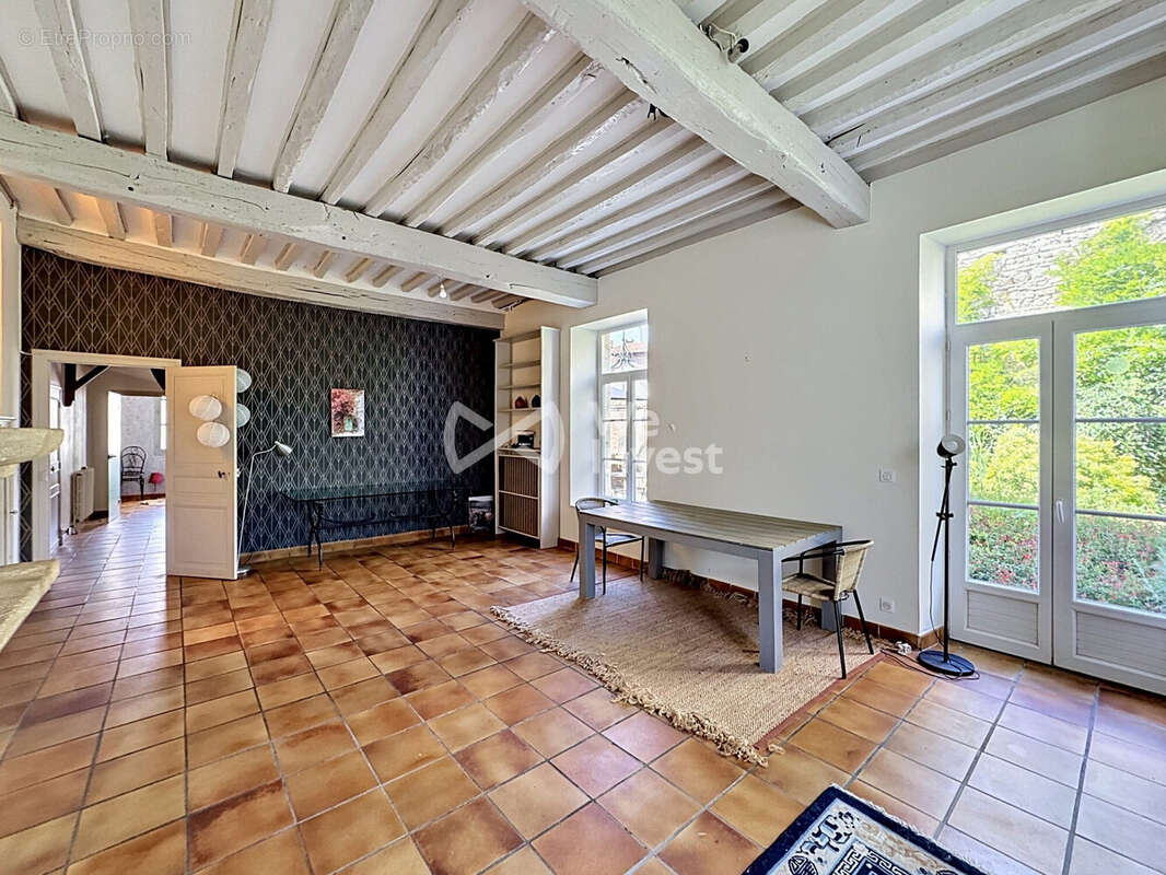 Maison 198 m² à Gannat  - photo 3