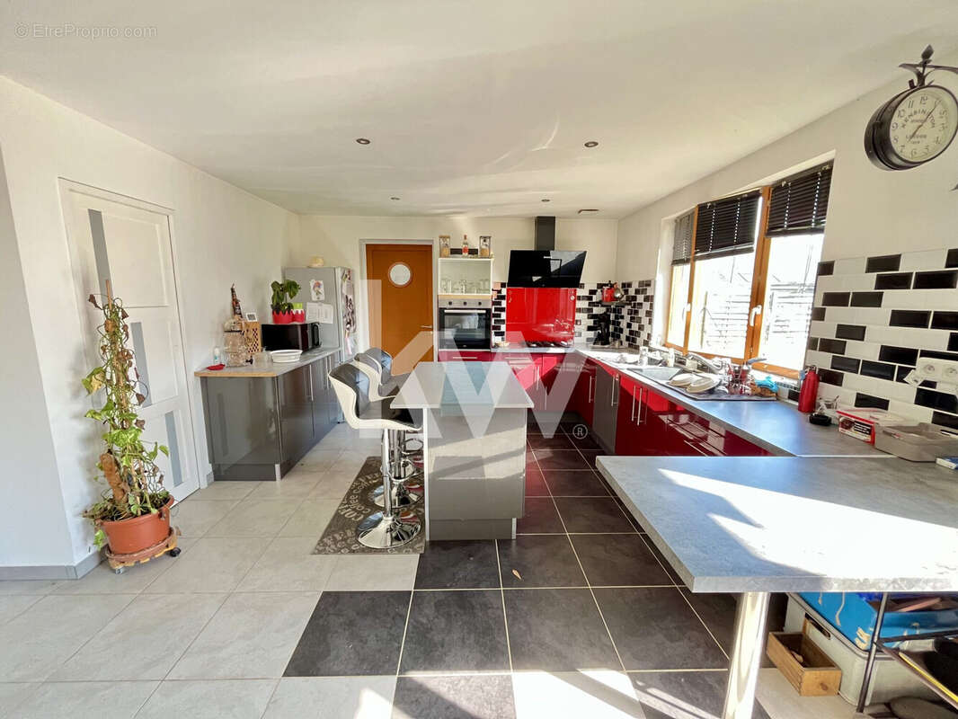Maison 120 m² à Fay-Aux-Loges  - photo 4